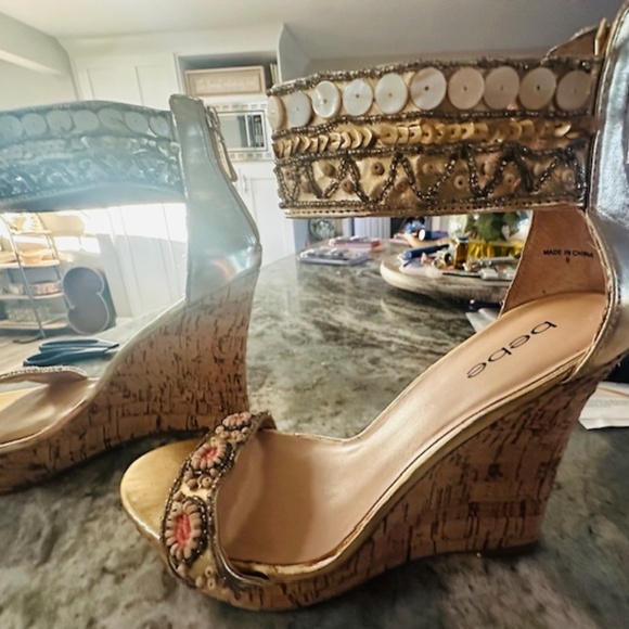 BEBE DECORATIVE BUTTON DESIGN CORK WEDGE ANKLE STRAP HEELS SIZE 8 - Picture 9 of 16